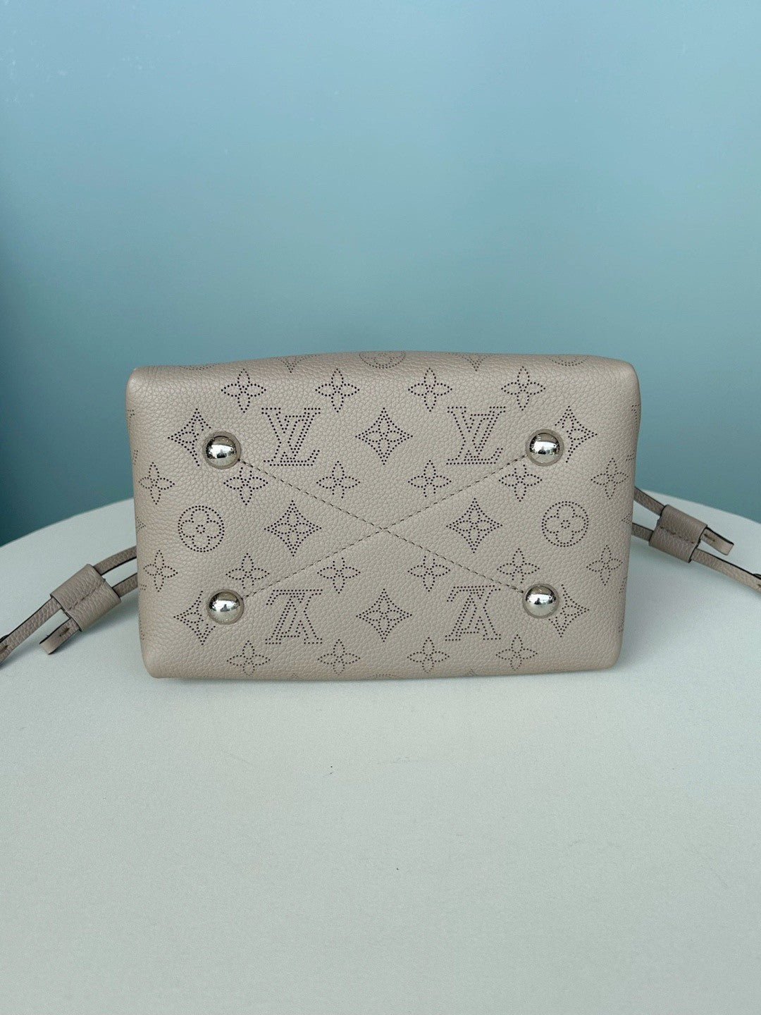 Louis Vuitton Mahina Calfskin Chain Shoulder Bag Crossbody Gray Silver Women