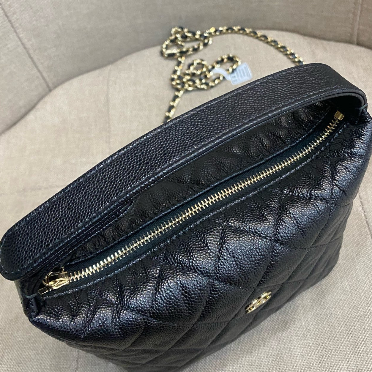 Chanel 25C Black Gold Quilted Chain Shoulder Bag Classic Women's Fashion