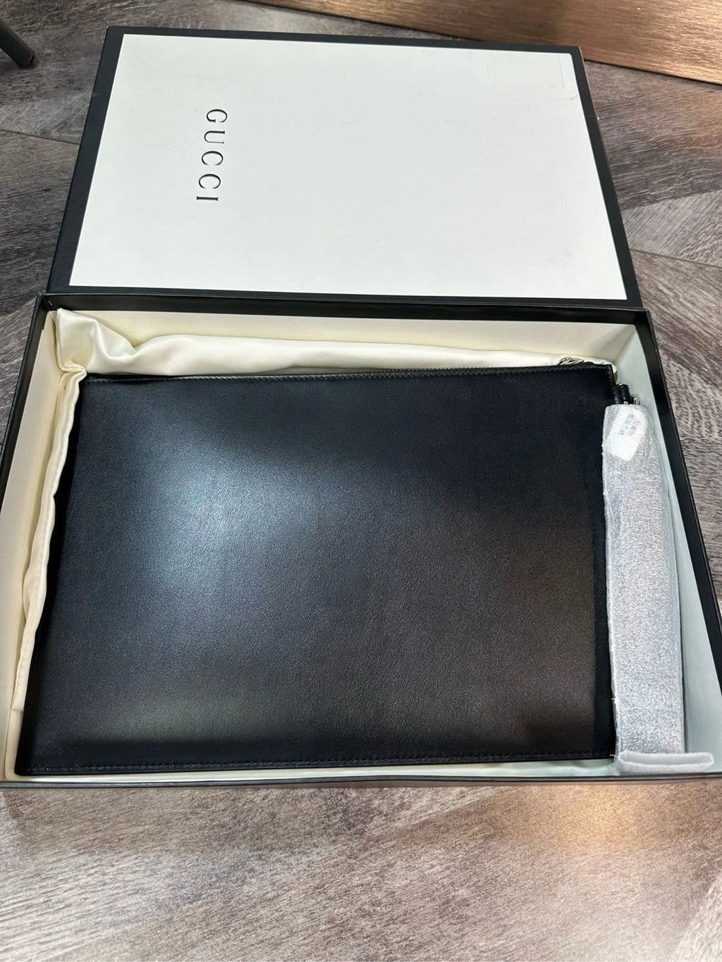 GUCCI Colorful Logo Embroidered Full Leather Clutch Bag Women