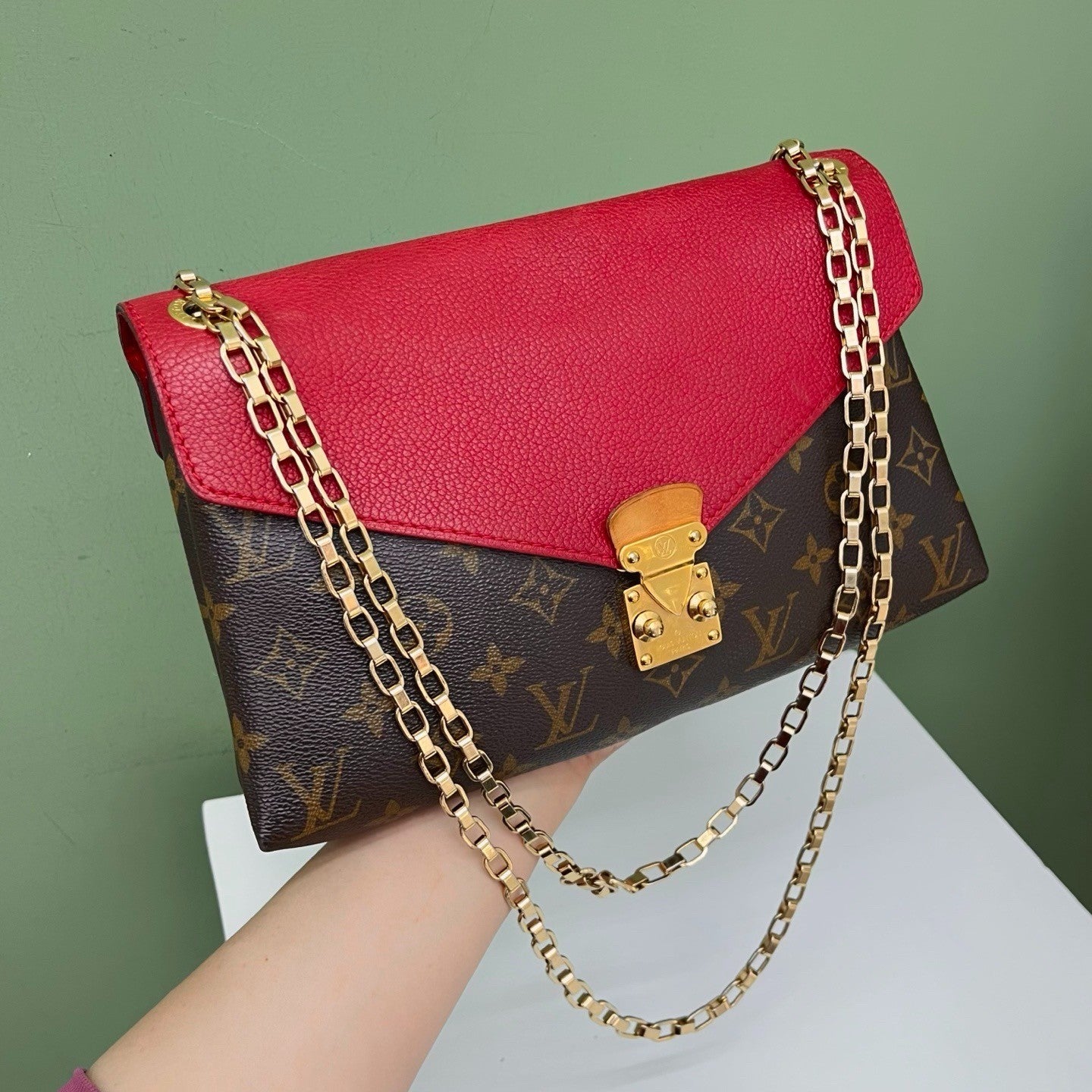 Louis Vuitton Pallas Chain Monogram Shoulder Bag Brown Red Used Women Classic