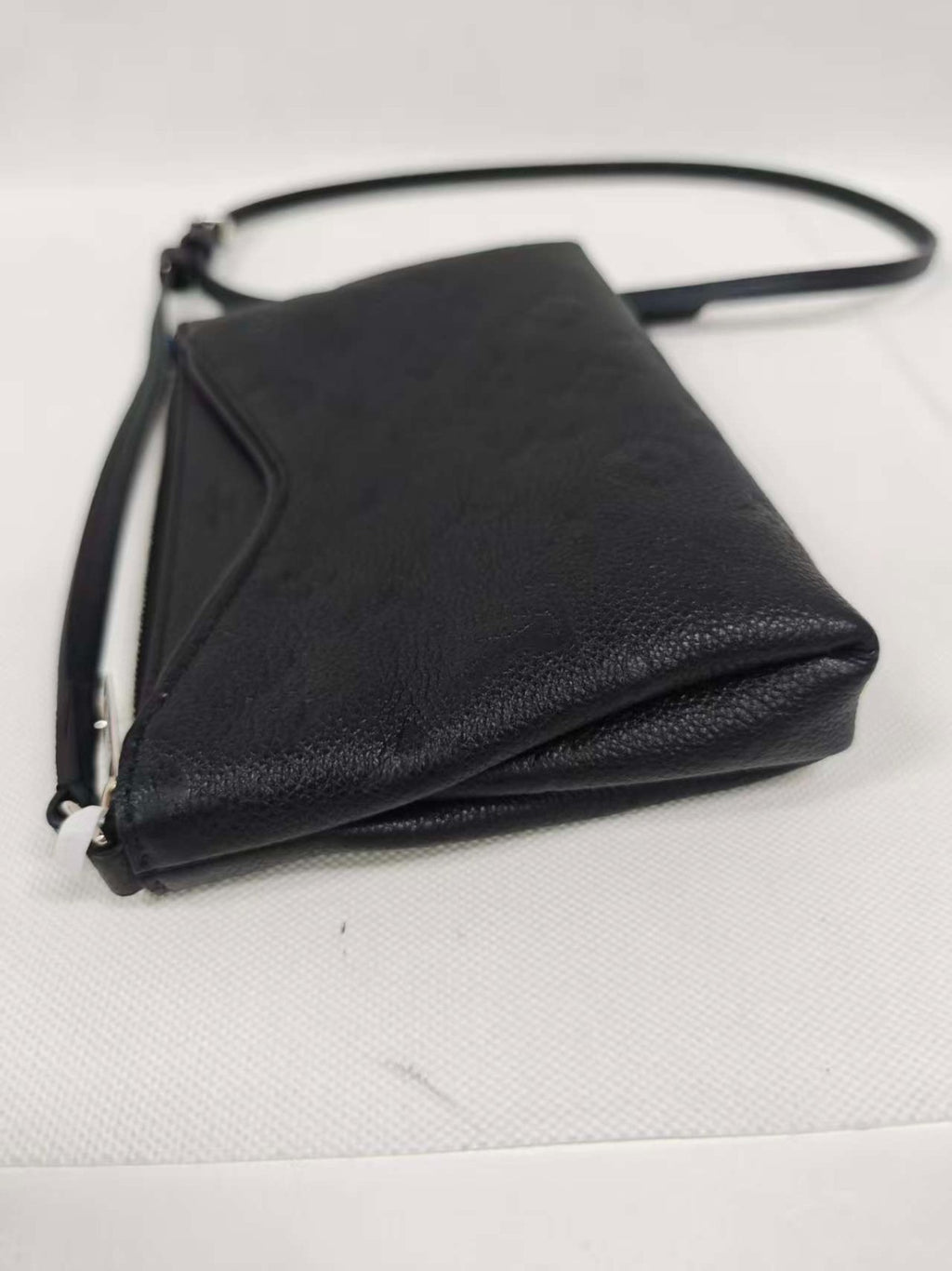 SJ0001（u）Louis Vuitton vcoated canvas  black Pallas Clutch