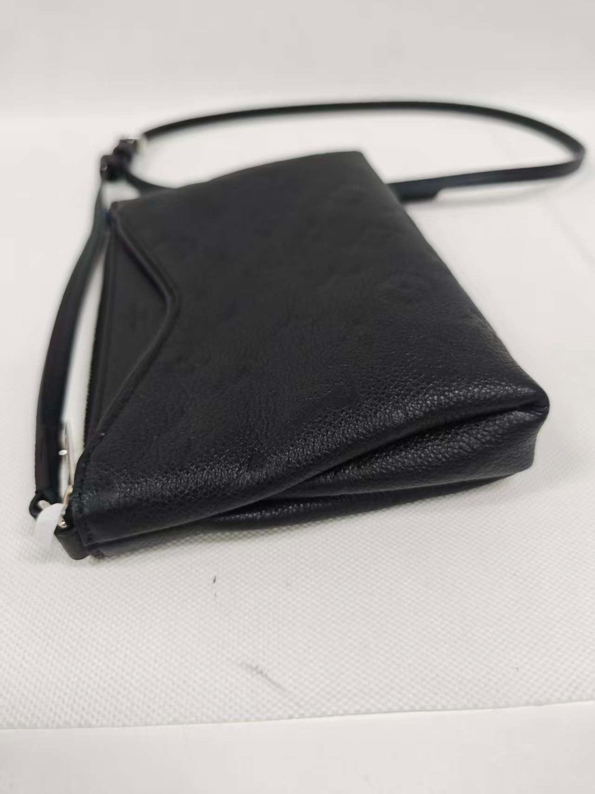SJ0001（u）Louis Vuitton vcoated canvas  black Pallas Clutch