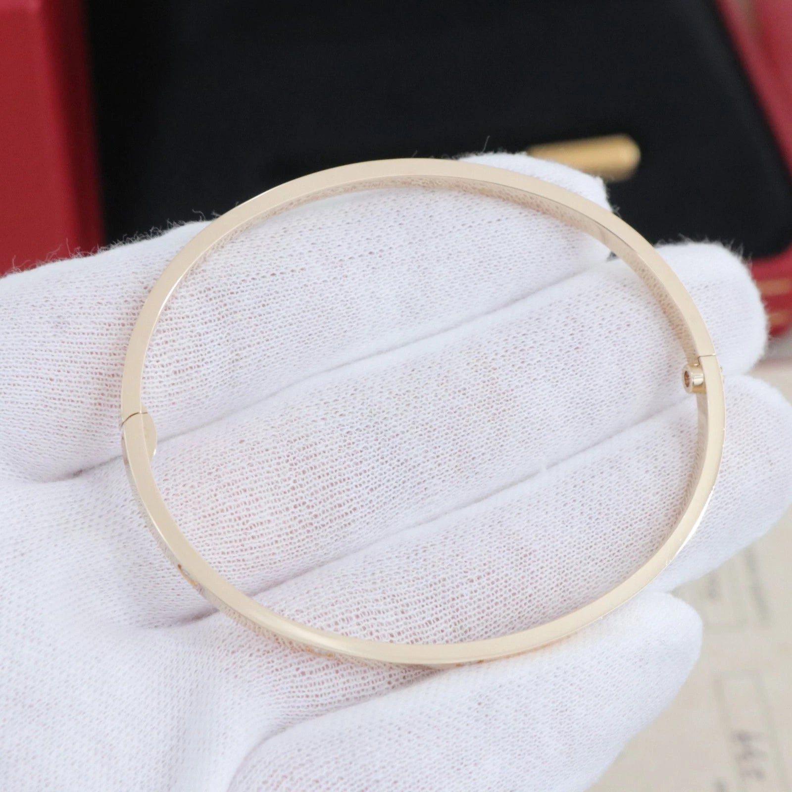 Excellent Cartier Love Small Bangle Bracelet 10 Diamonds 18K Yellow Gold Size18