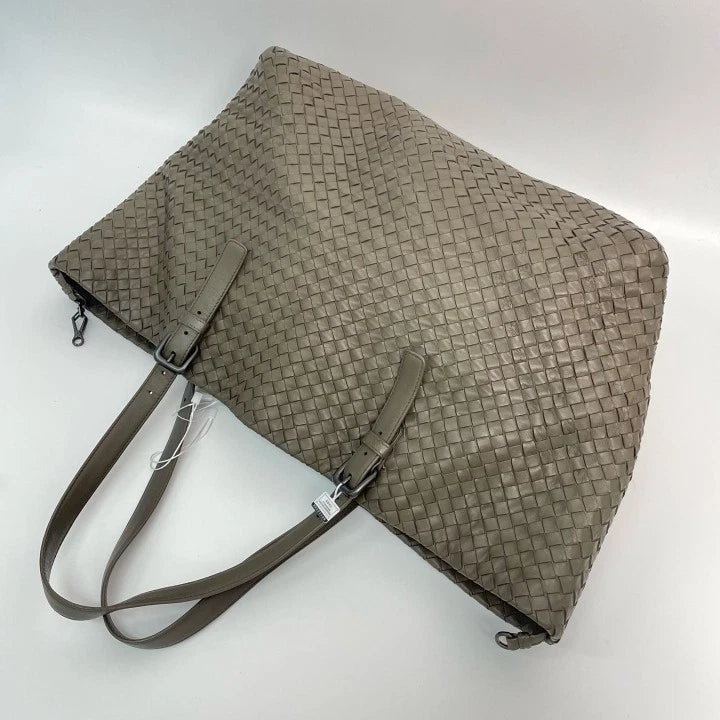 Bottega Veneta Woven Leather Green Tote Shoulder Handbag For Women Pre-owned