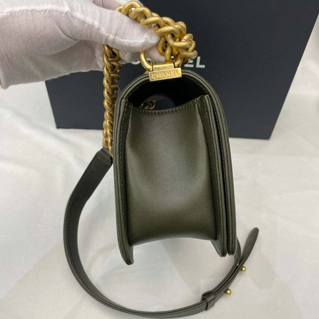 Excellent Chanel Leboy MM Green Chain Shoulder Bag Crossbody Chip Version GHW