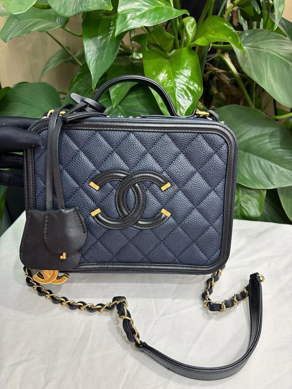 Chanel Vanity Crossbody Top Handle Excellent