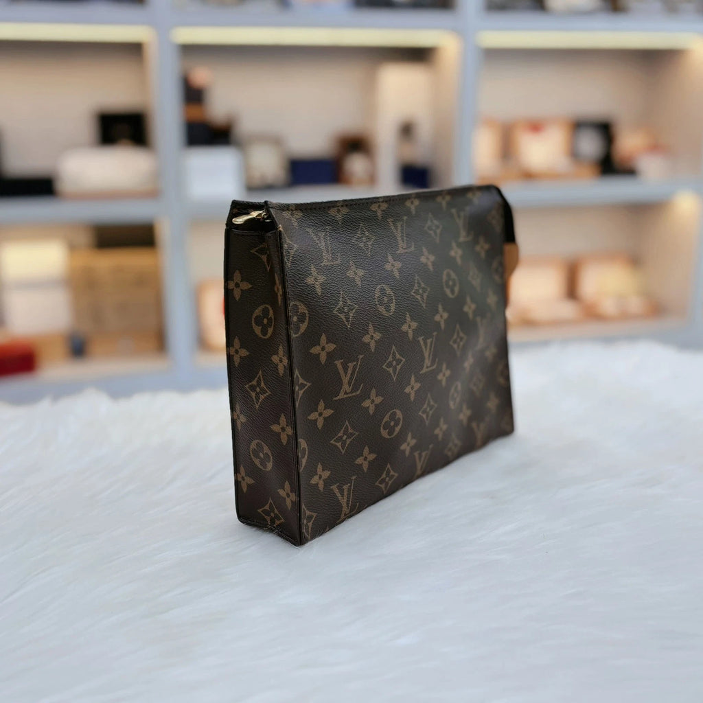 Louis Vuitton Monogram Canvas Toiletry Pouch Clutch For Women