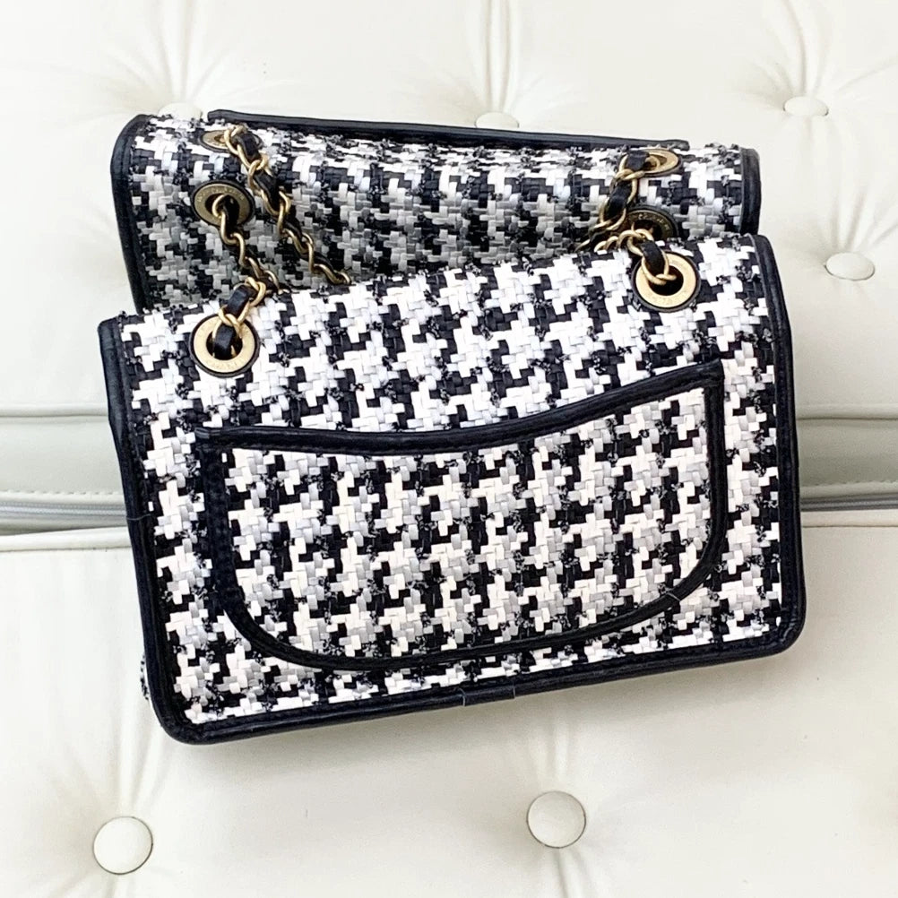 Chanel Classic Flap Chain Shoulder Bag Crossbody White Black Gold Used Women S