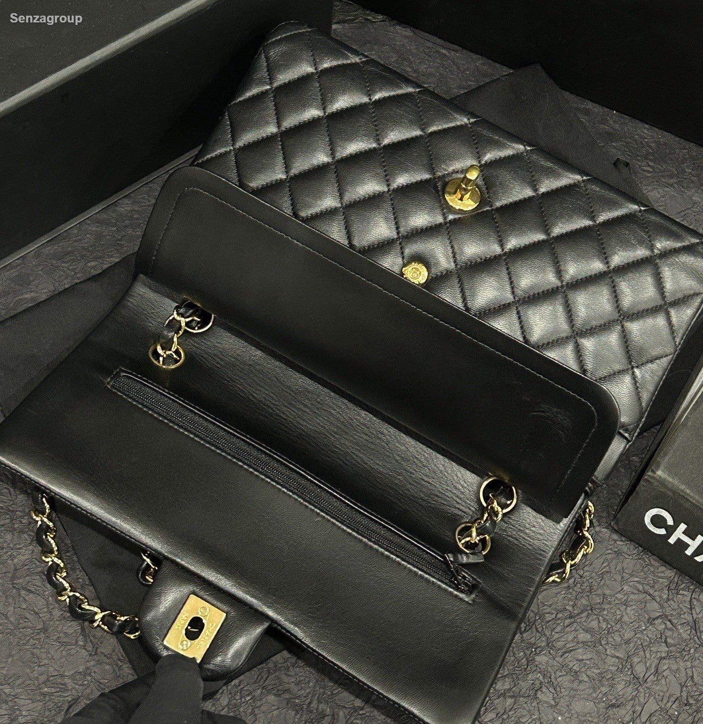 Chanel Classic Flap MM Chain Shoulder Bag Crossbody Black Gold Women Fashion