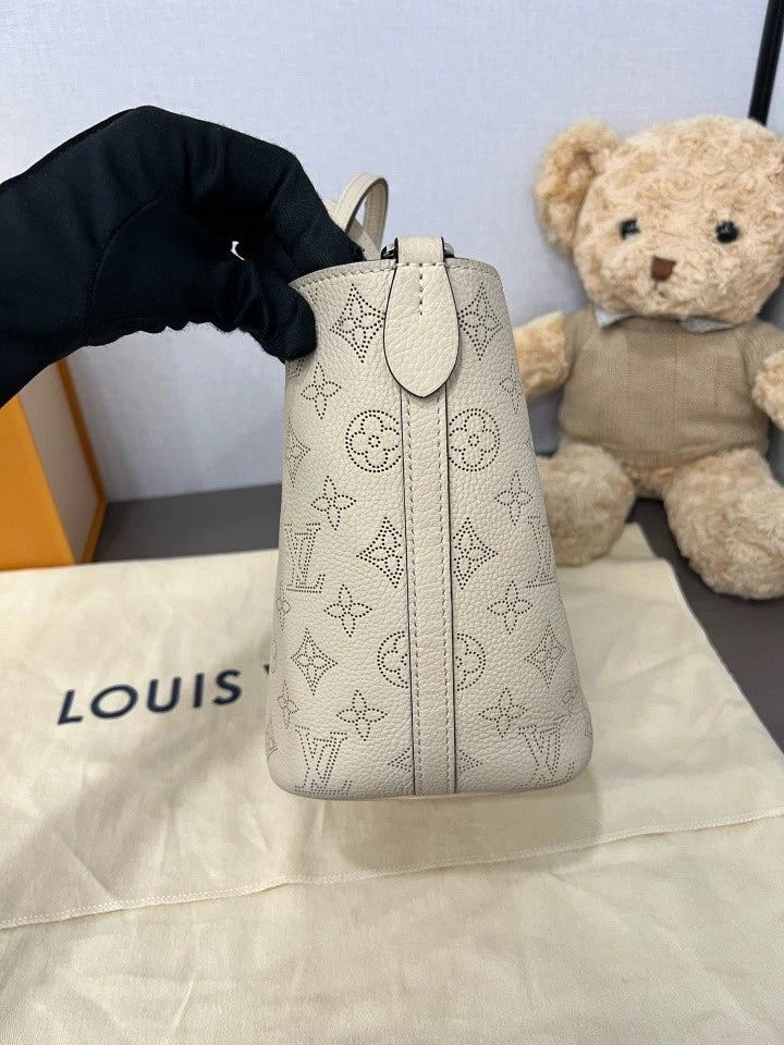Louis Vuitton Blossom Women's Handbag Shoulder Bag