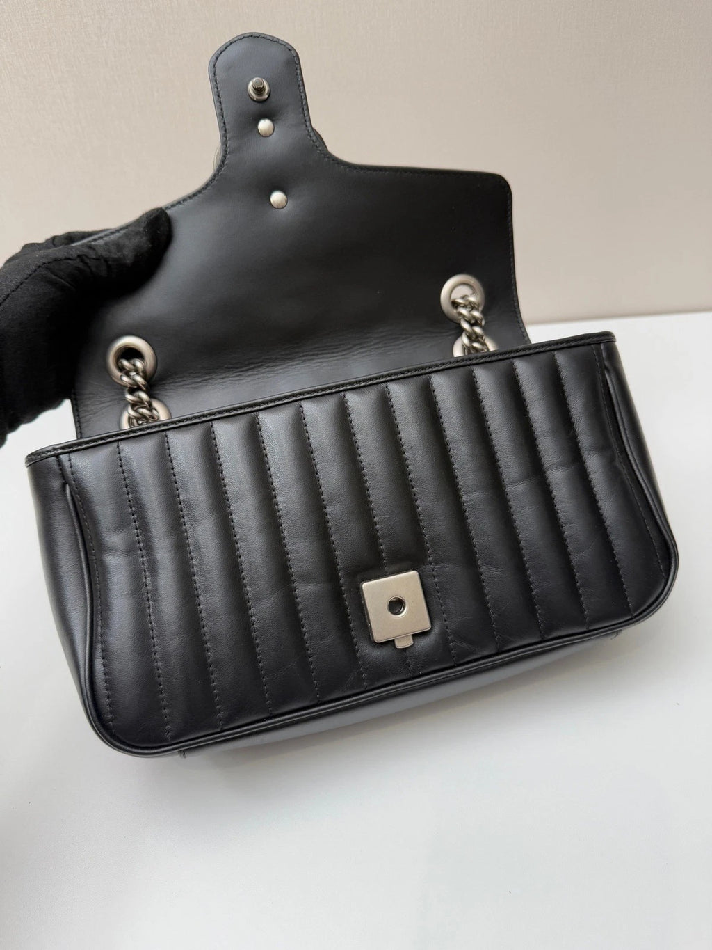 Gucci Marmont26 MM Chain Shoulder Bag Crossbody Black Silver Women
