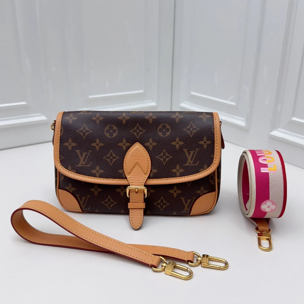 Louis Vuitton Diane Monogram Canvas Red Shoulder Bag Crossbody Excellent