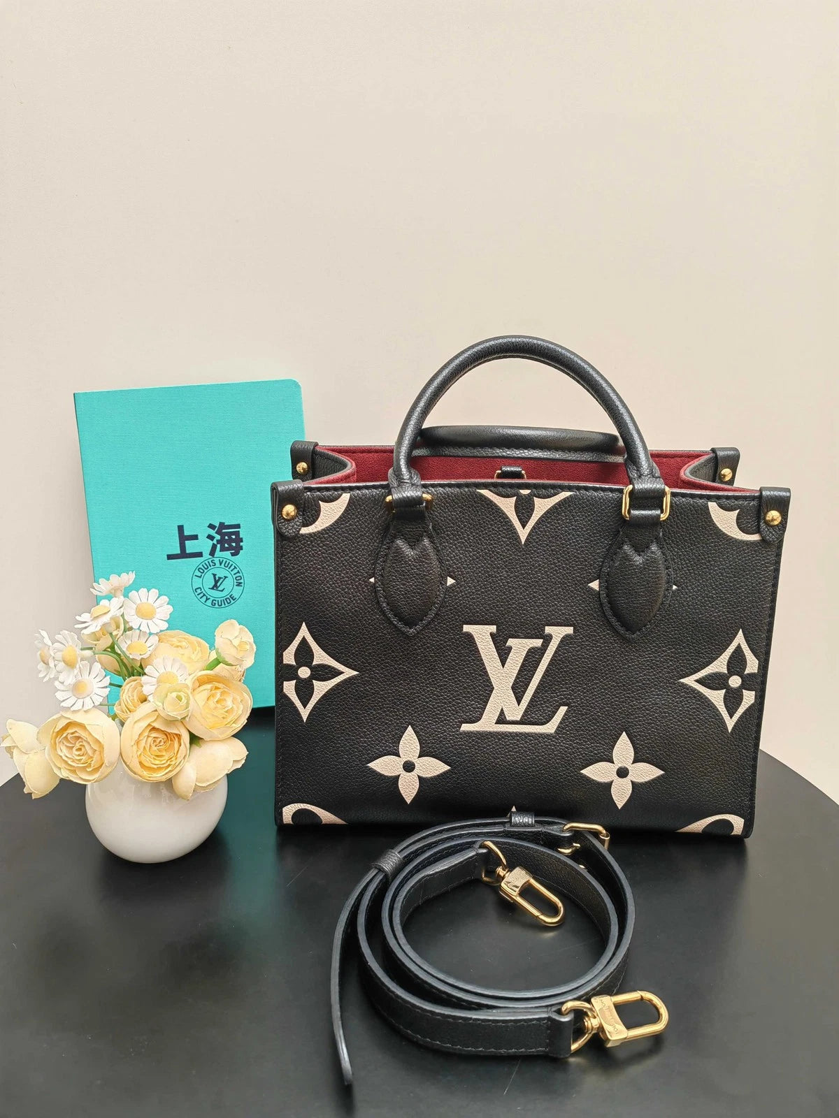 Louis Vuitton OnTheGo Leather Black Tote Bag Excellent