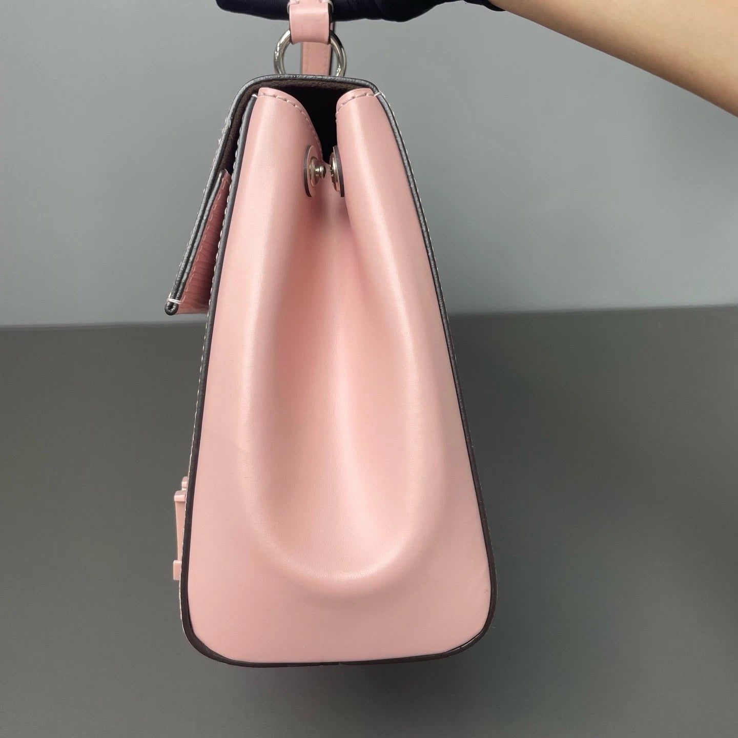 Louis Vuitton Cluny Epi Pink Crossbody Handbag Excellent