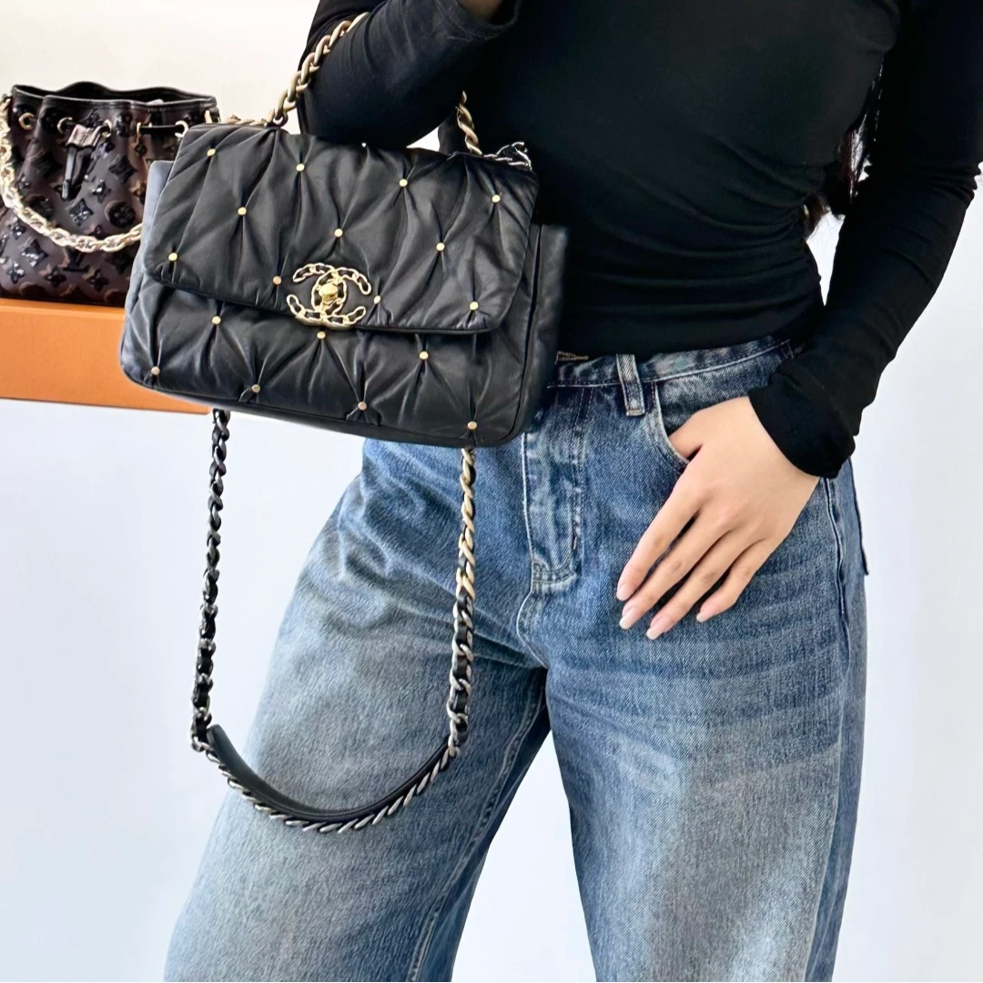 Excellent Chanel 19Bag PM Lambskin Chain Shoulder Crossbody Bag Black GHD