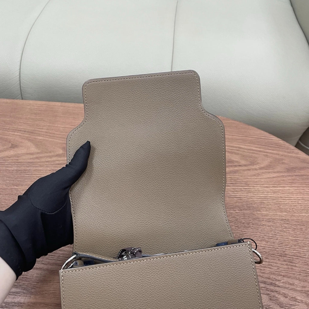Hermes Roulis19 Evercolor Shoulder Bag Crossbody Gray Silver Women Classic