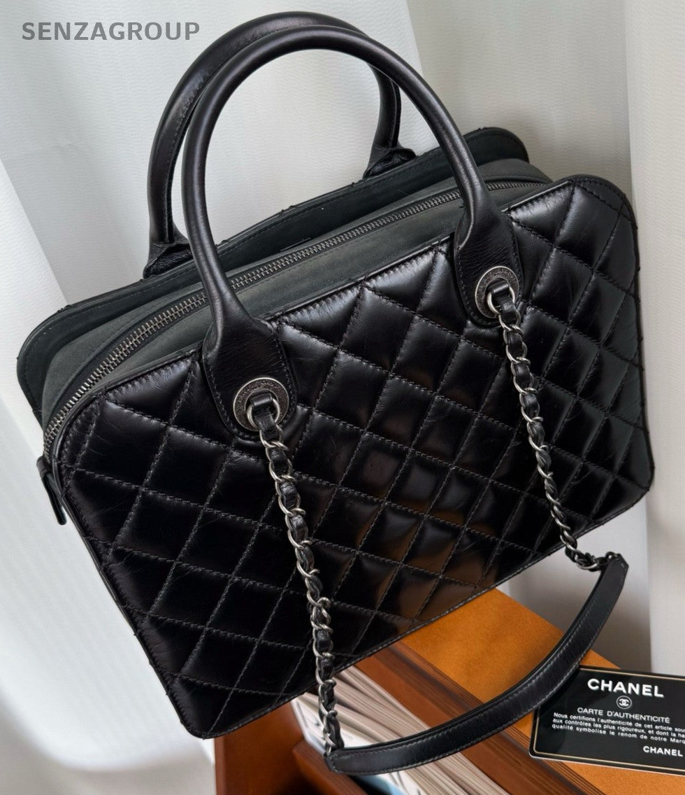 CHANEL Briefcase Calfskin Oil waxed leather Top Handle Chain Shoulder bag Black