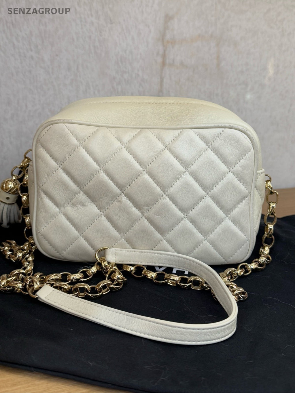 CHANEL Camera bag Diamond pattern White Chain Shoulder bag