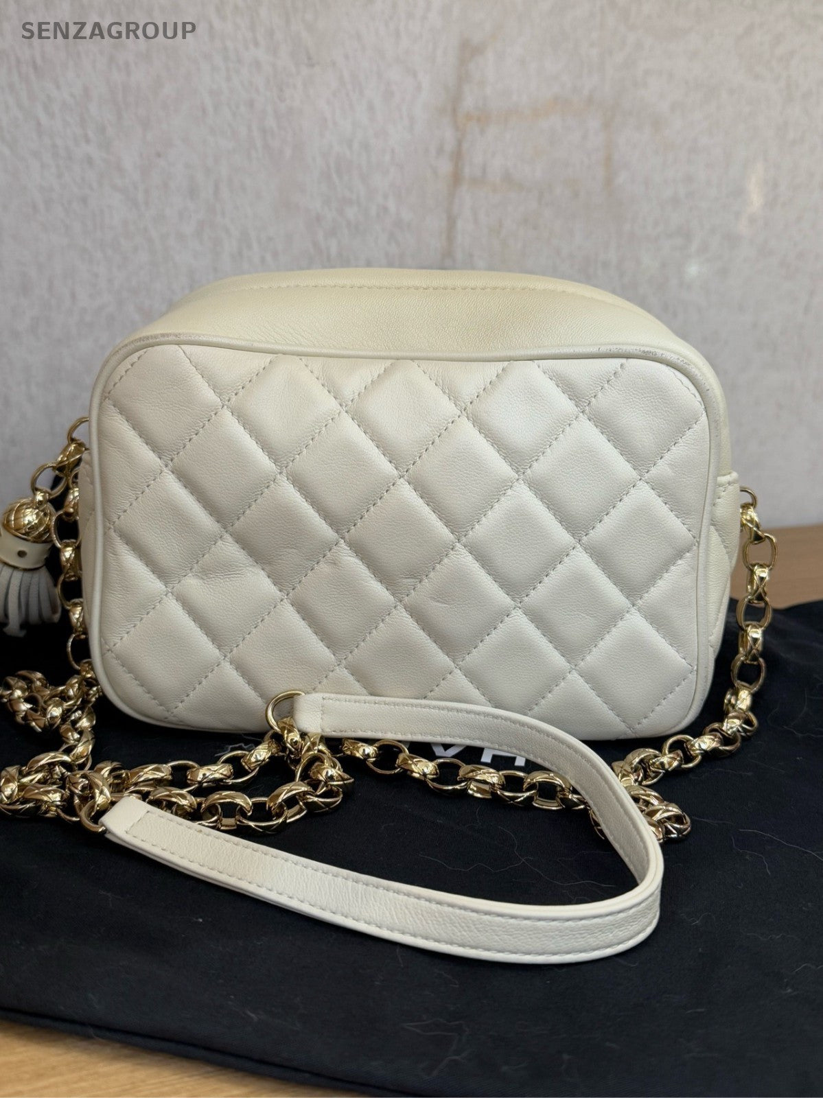 CHANEL Camera bag Diamond pattern White Chain Shoulder bag