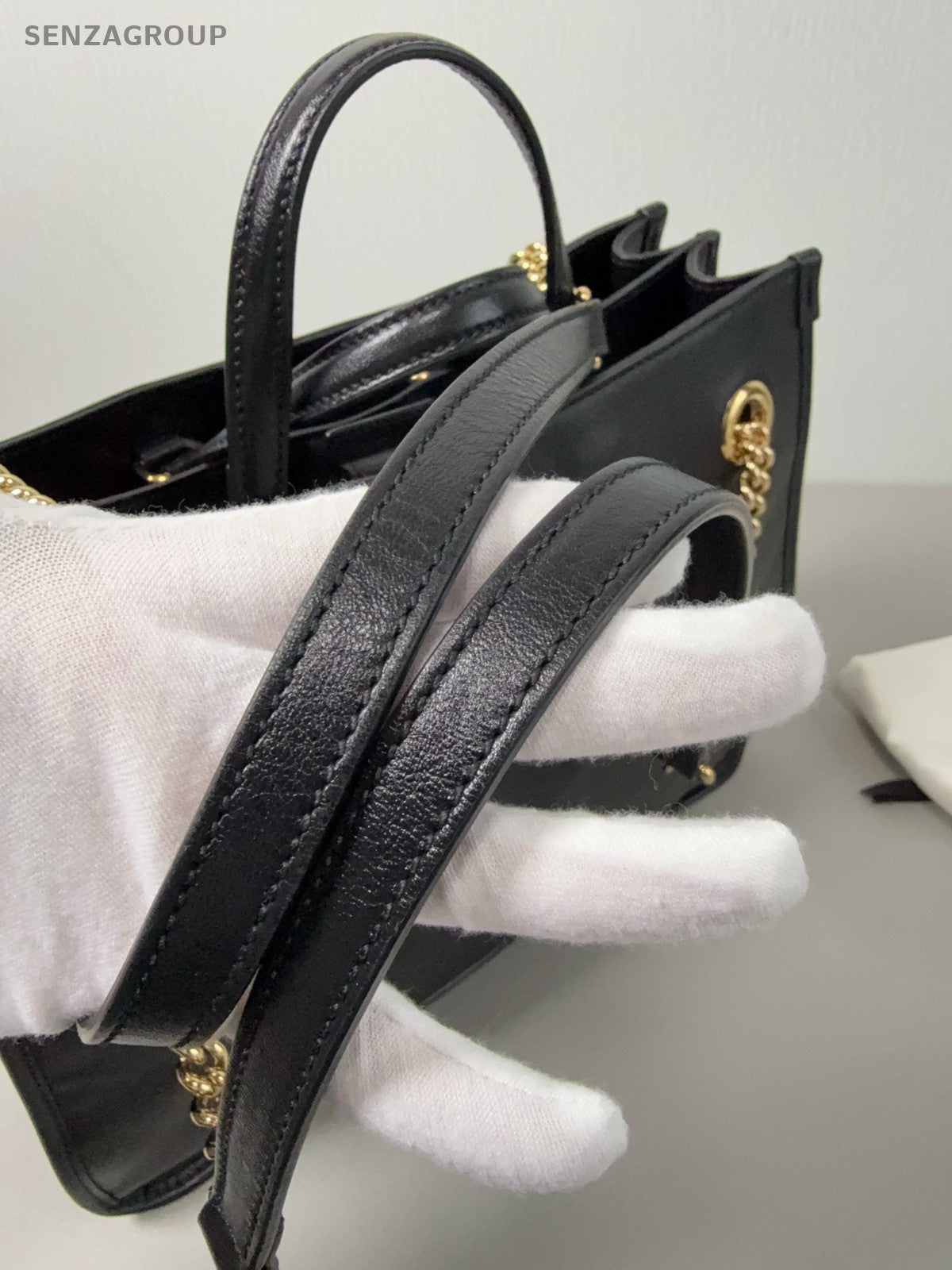 Gucci Tote Chain Handbag Shoulder Bag Black Gold Women Classic Fashion