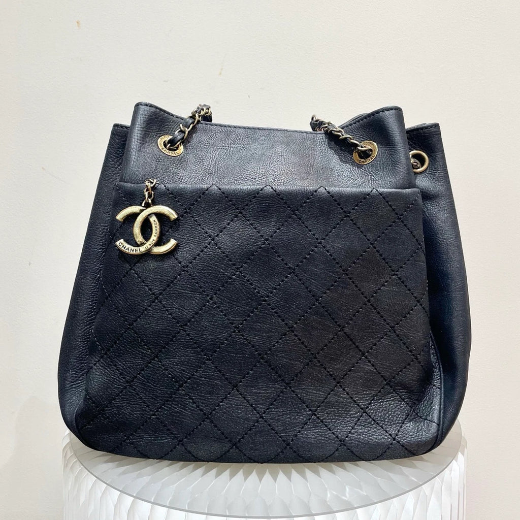 Chanel Tote Calfskin Chain Shoulder Bag Black Gold Used Women Classic