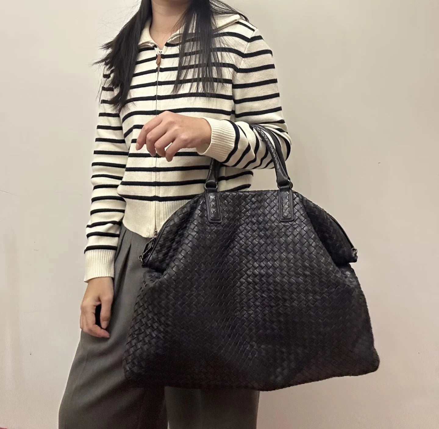 Bottega Veneta Hop Lambskin GM Top Handle Shoulder Bag Black Women Classic