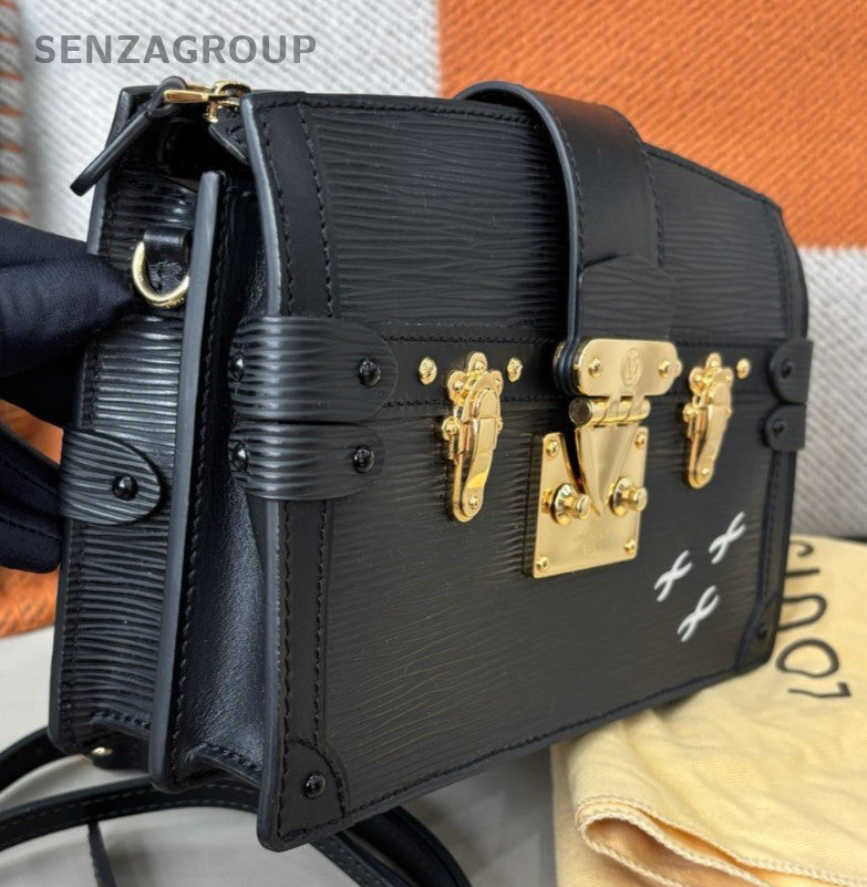 Louis Vuitton Trunk Clutch Epi Shoulder Bag Crossbody Black Gold Women Classic