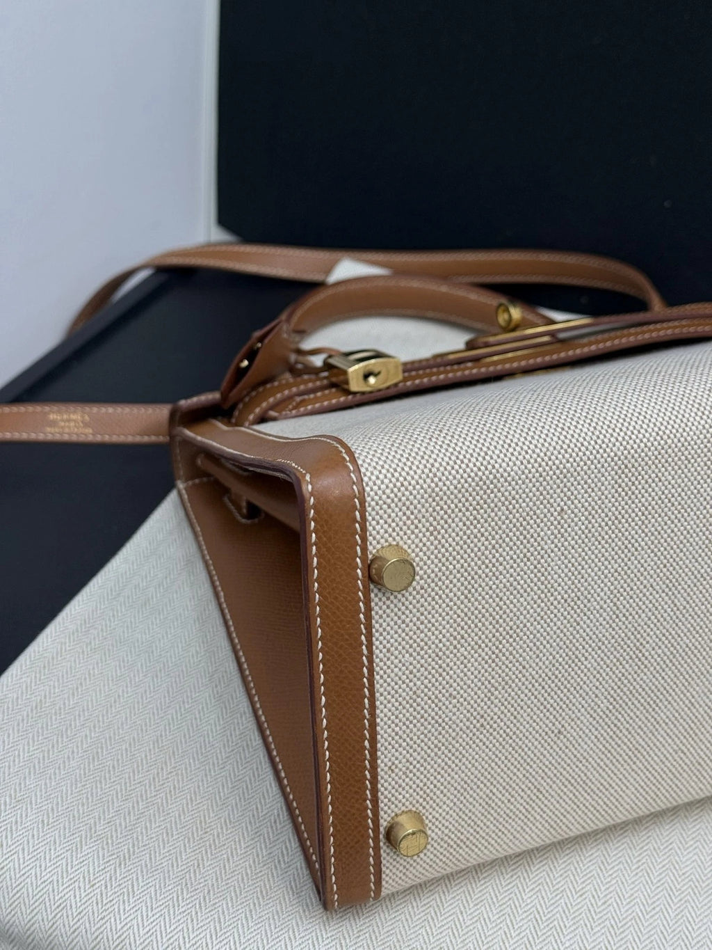 Hermes Kelly28 Canvas Top Handle Bag Crossbody Beige Brown Classic Women