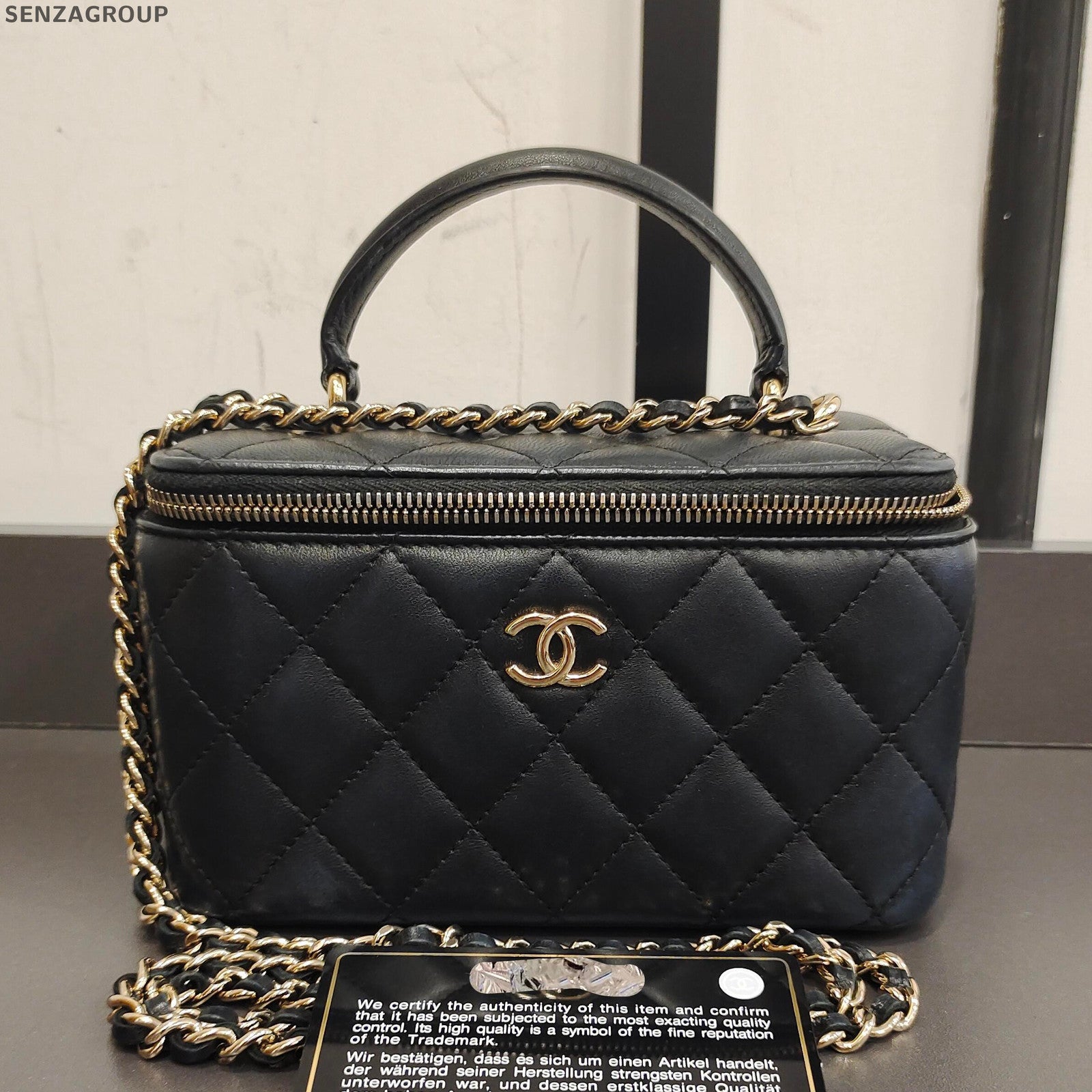 Chanel Classic Black Gold Quilted Vanity Case Chain Crossbody Shoulder Bag