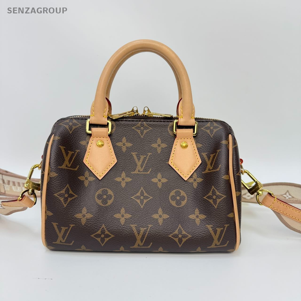 SJ0001 Louis Vuitton Speedy 20 with adjustable shoulder straps