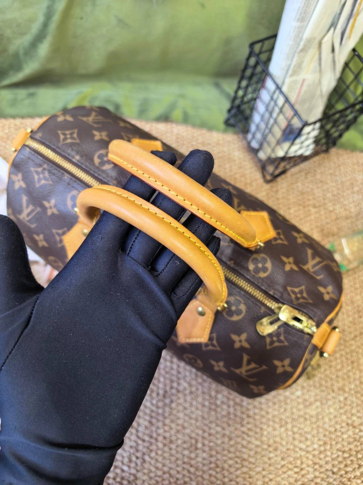 Louis Vuitton Speedy 30 Tote Monogram Top Handle Crossbody Bag Unisex