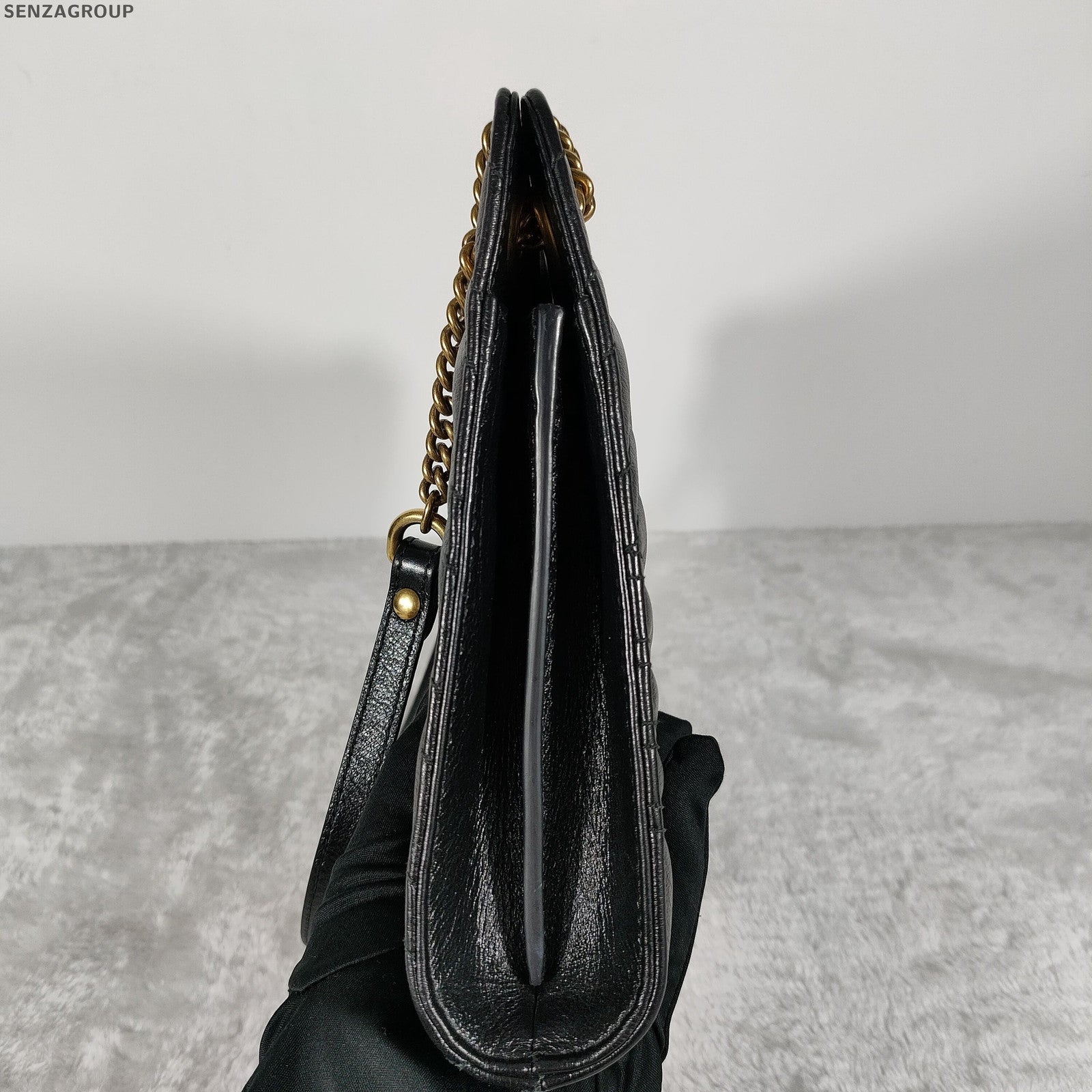 Gucci Marmont Matelassé Chain Shoulder Bag in Black Gold