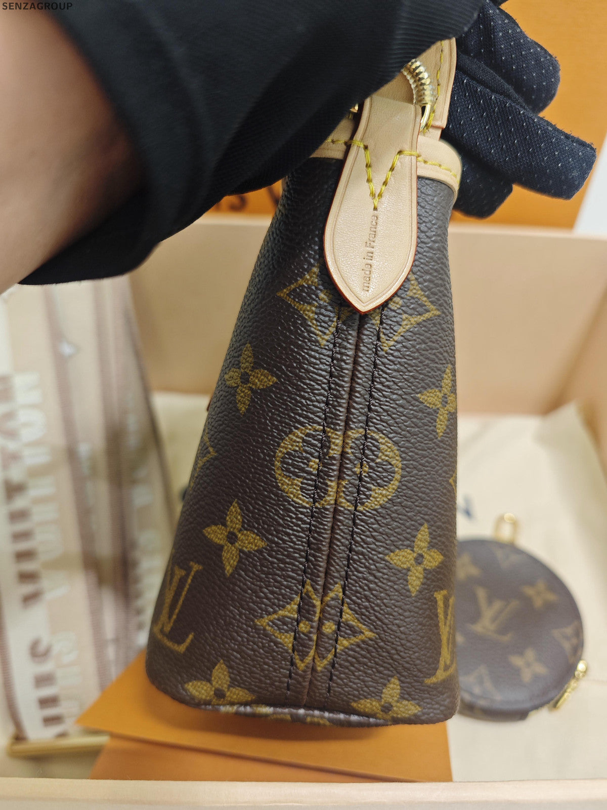 Louis Vuitton Neverfull BB Monogram Shoulder Bag - Classic Women's