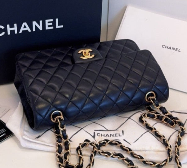 Chanel Classic Flap MM Lambskin Chain Shoulder Bag Crossbody Black Gold Women