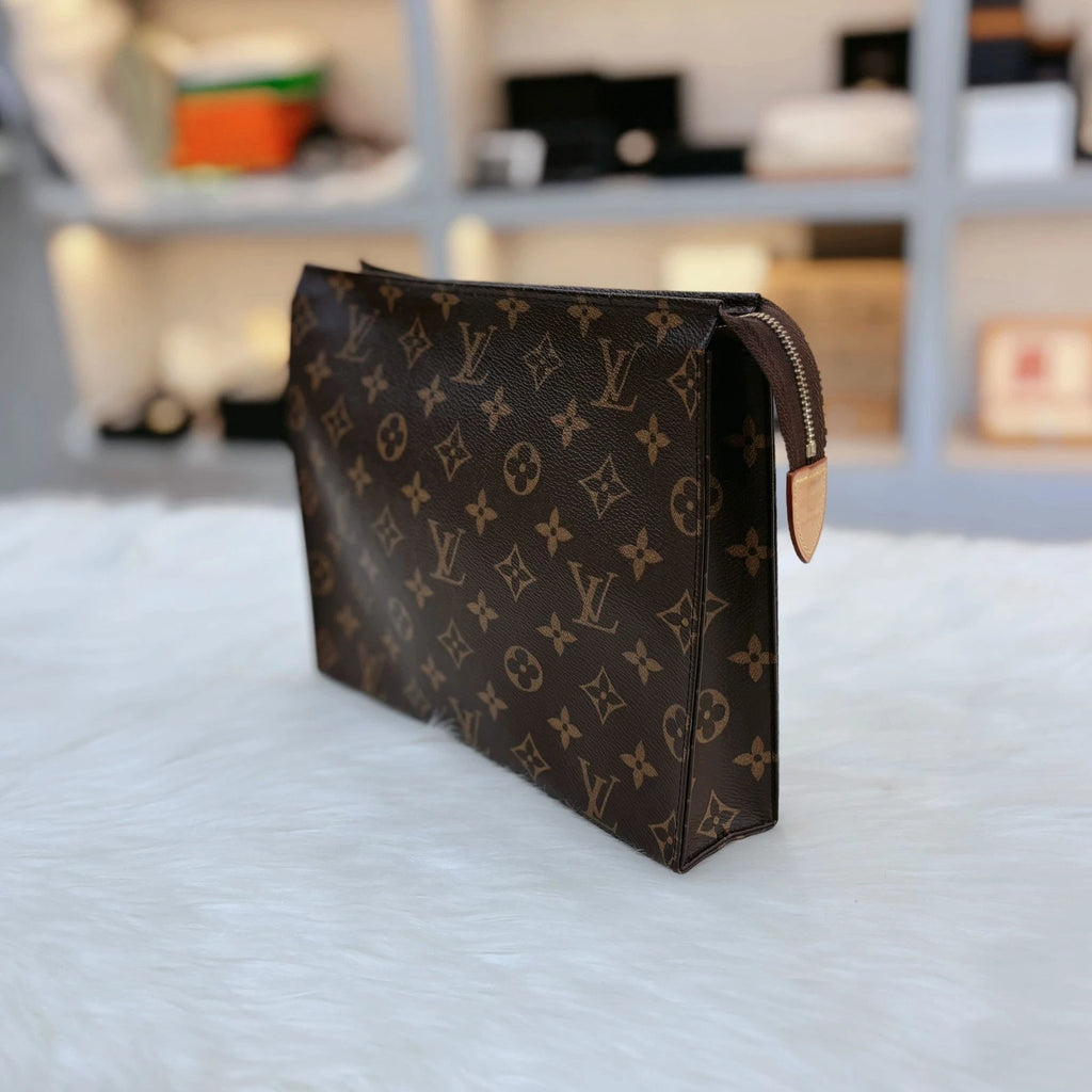 Louis Vuitton Monogram Canvas Toiletry Pouch Clutch For Women