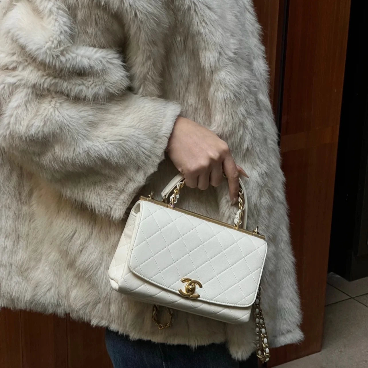 Chanel Diamond Chain Top Handle Crossbody White Gold Women Classic
