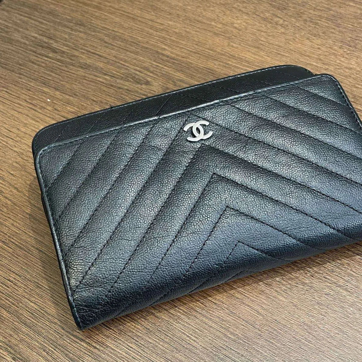 Authentic Chanel Woc Chevron Black Chain Crossbody Silver Hardware Excellent