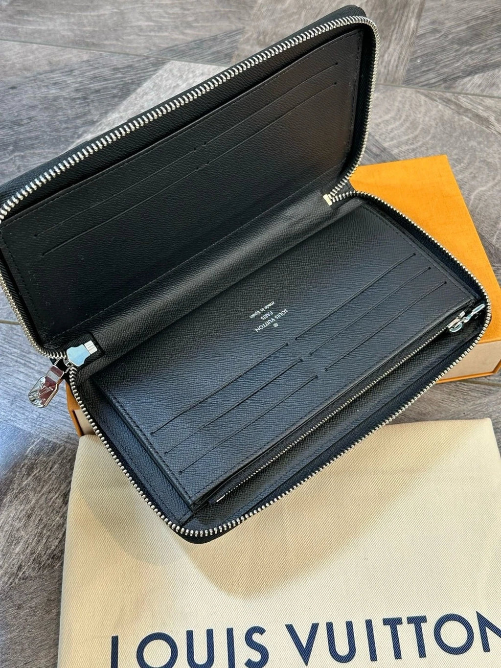 Louis Vuitton Zippy Black Epi Canvas Long Zip Wallet Clutch For Women