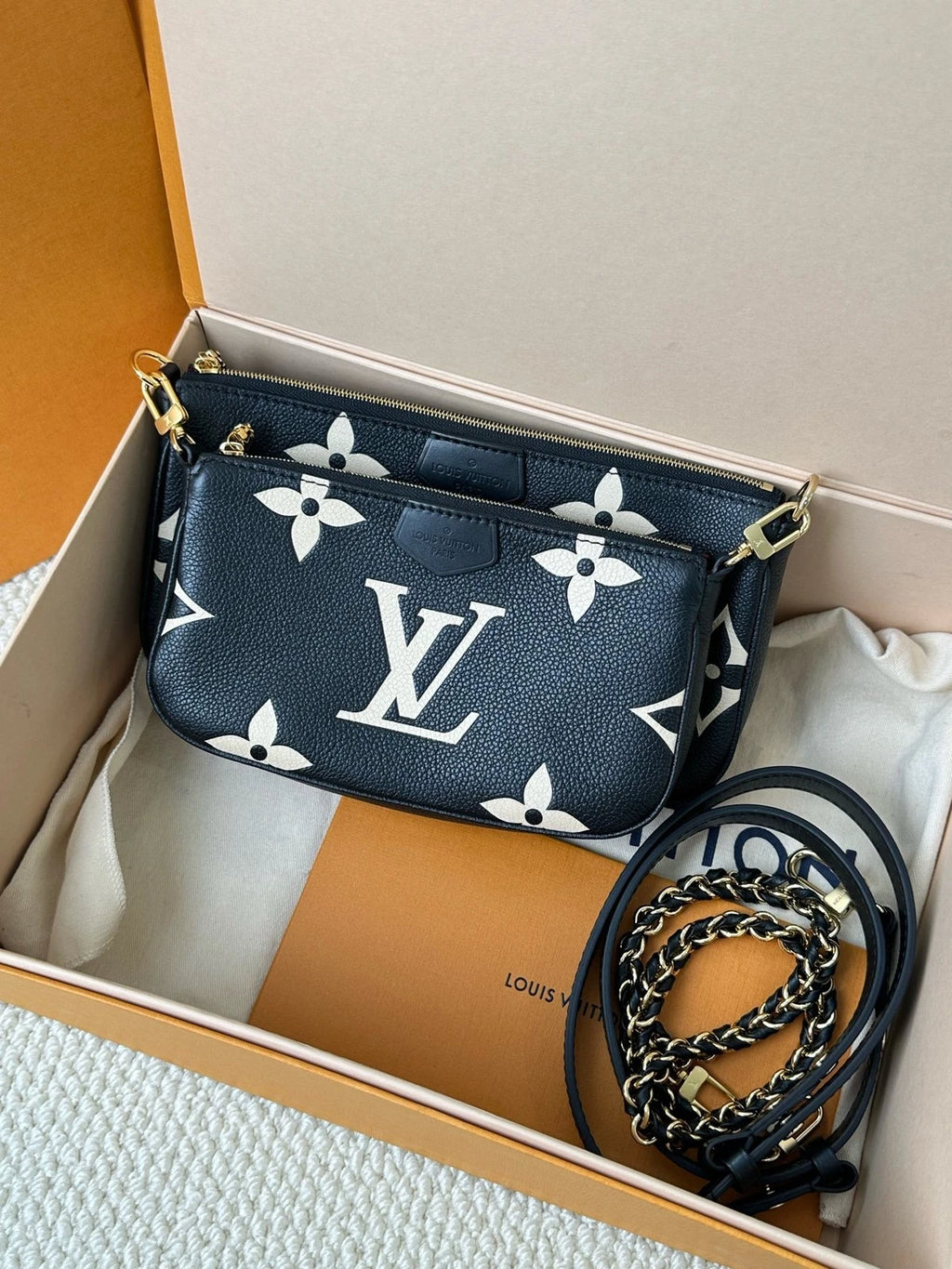 Louis Vuitton Multi Pochette Accessoires Black White Monogram Crossbody