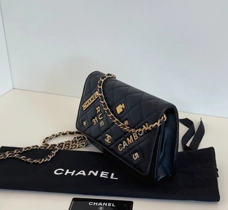 Chanel Woc Diamond Shoulder Bag Crossbody Bag Black Excellent