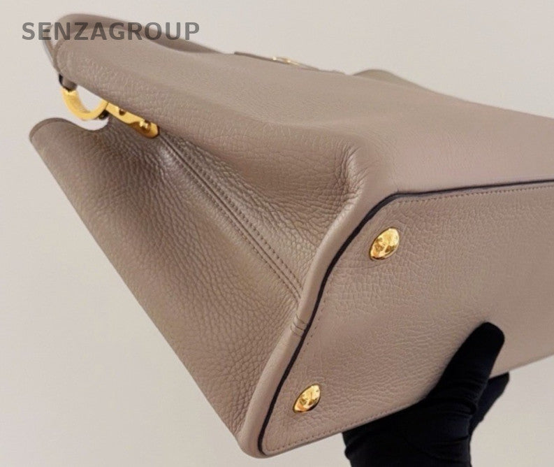 Louis Vuitton Capucines GM Top Handle Bag Gray Gold Used Women Classic Designer