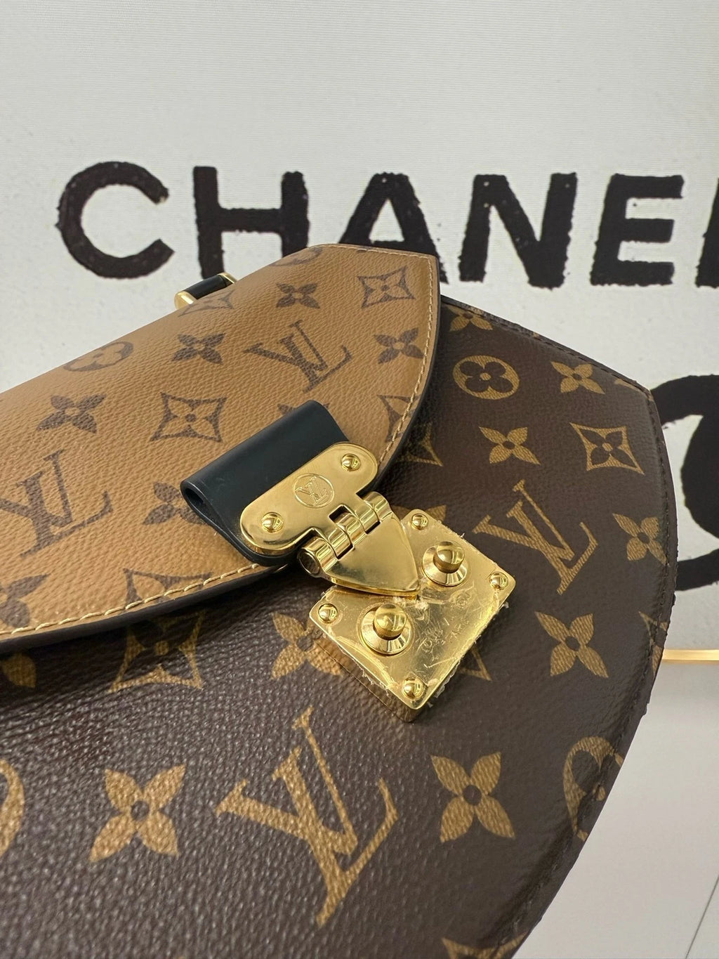 Louis Vuitton Monogram Gold Hardware Fan Shoulder Bag For Women