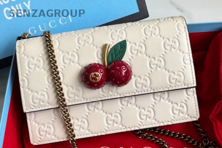Gucci woc Monogram All-Leather Shoulder Crossbody Bag White Almost Brand New