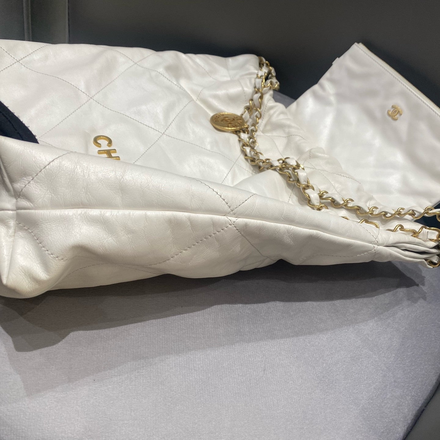 Chanel 22 Bag Mini Chain Shoulder Bag White Gold Fashion Women