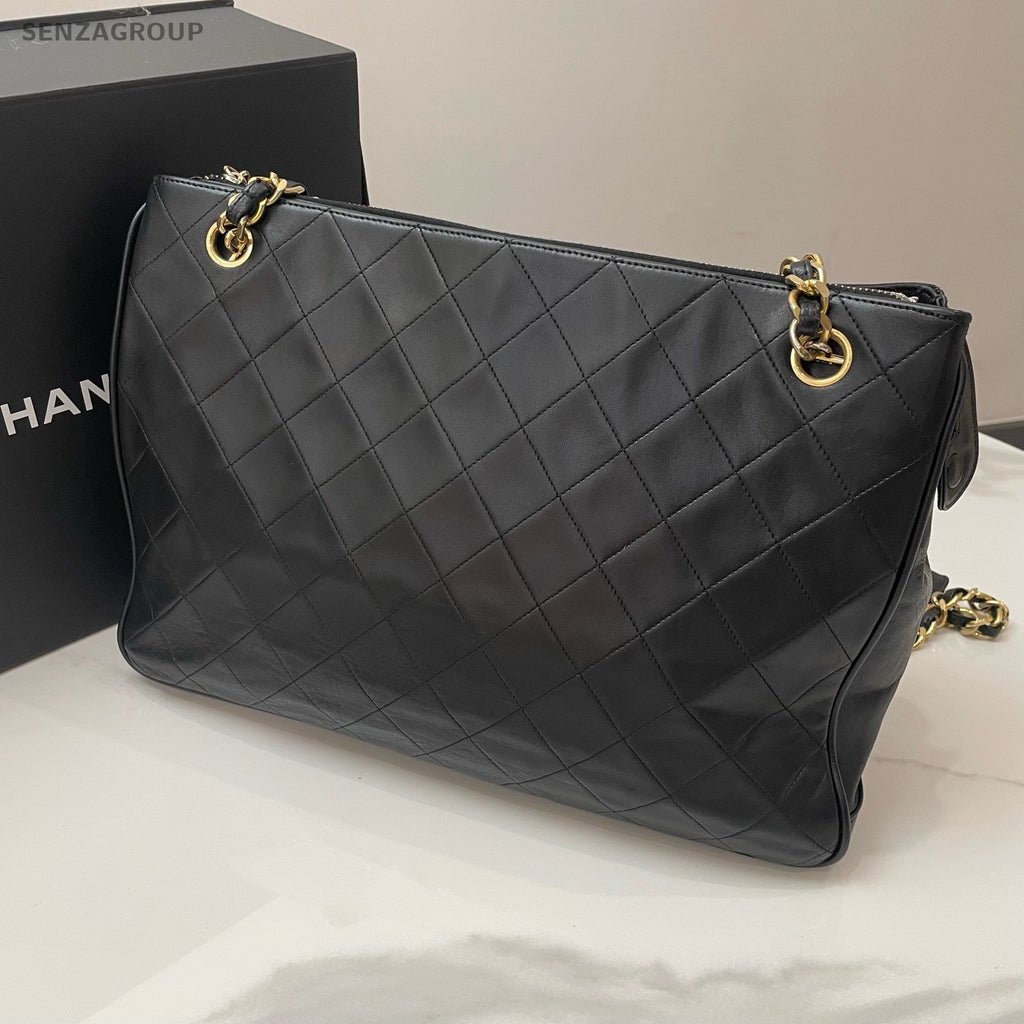 CHANEL Vintage CC Logo Tote Chain Shoulder bag Black Gold Women Classic