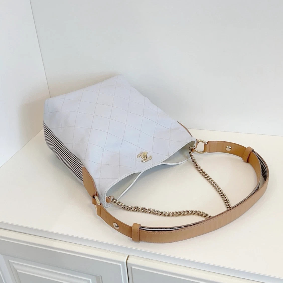 Chanel Calfskin Diamond Bucket Chain Shoulder Bag Crossbody White Gold Women