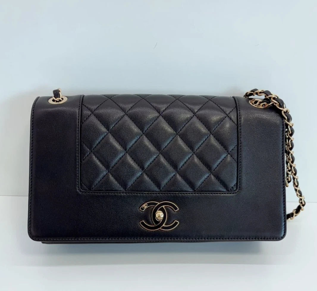 Chanel CC Logo Calfskin GM Chain Shoulder Bag Crossbody Black Gold Women Classic