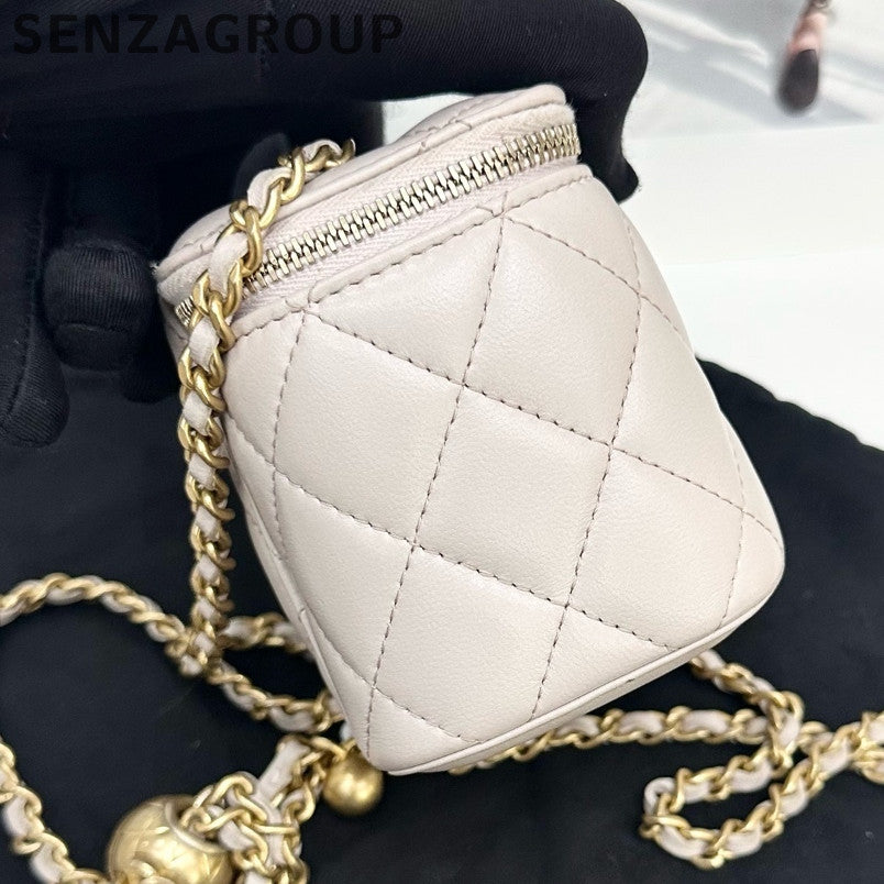 Chanel Quilted Chain Shoulder Bag in White Gold - Classic Women's Cosmetic Case