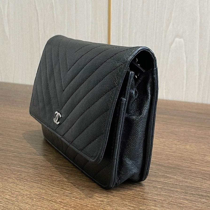 Authentic Chanel Woc Chevron Black Chain Crossbody Silver Hardware Excellent