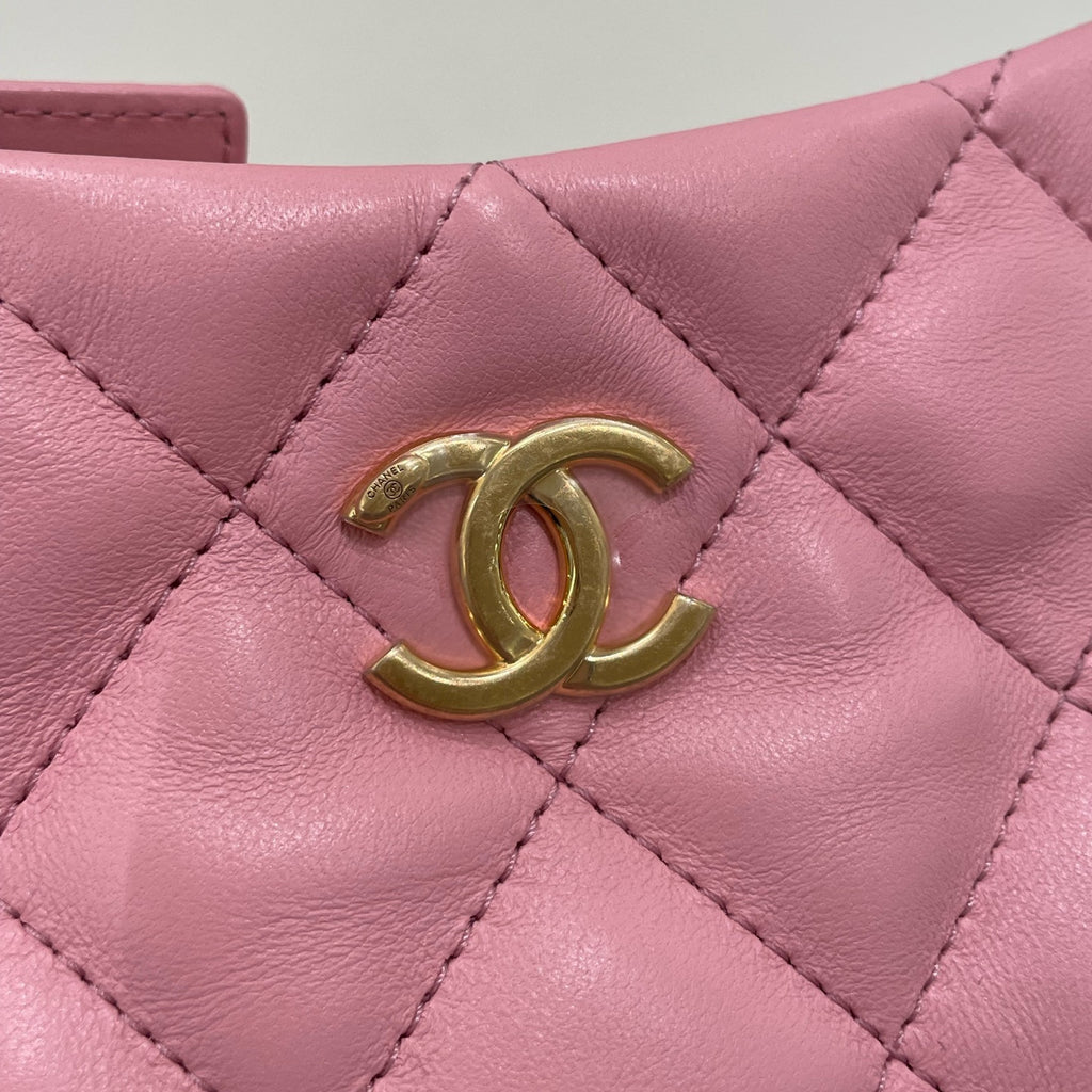 Chanel Quilted Pink Gold Hobo Chain Shoulder Bag - Classic Women's Fashion